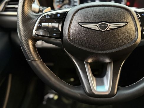 Used 2025 Genesis G70 2.5T image 25