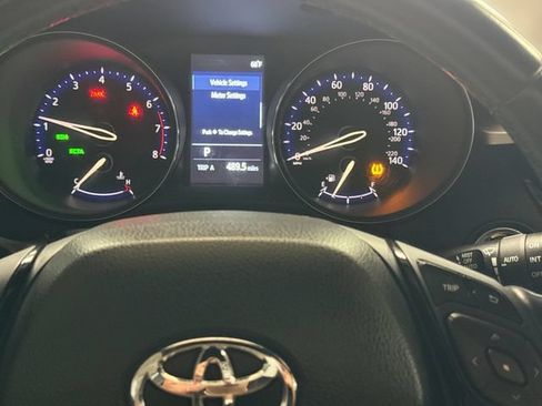 Used 2019 Toyota C-HR Limited FWD image 11