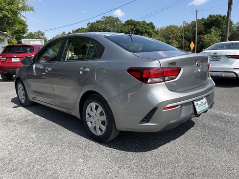 Used 2021 Kia Rio S image 3