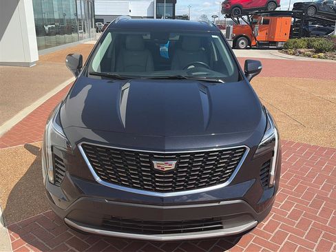 Used 2023 Cadillac XT4 Premium Luxury w/ Technology Package FWD image 1