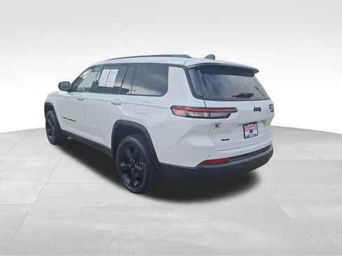 Used 2023 Jeep Grand Cherokee L Laredo image 12