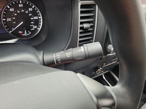 Certified 2024 Nissan Frontier SV RWD image 20