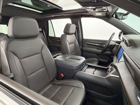 Used 2021 GMC Yukon Denali w/ Denali Premium Package AWD/4WD image 45