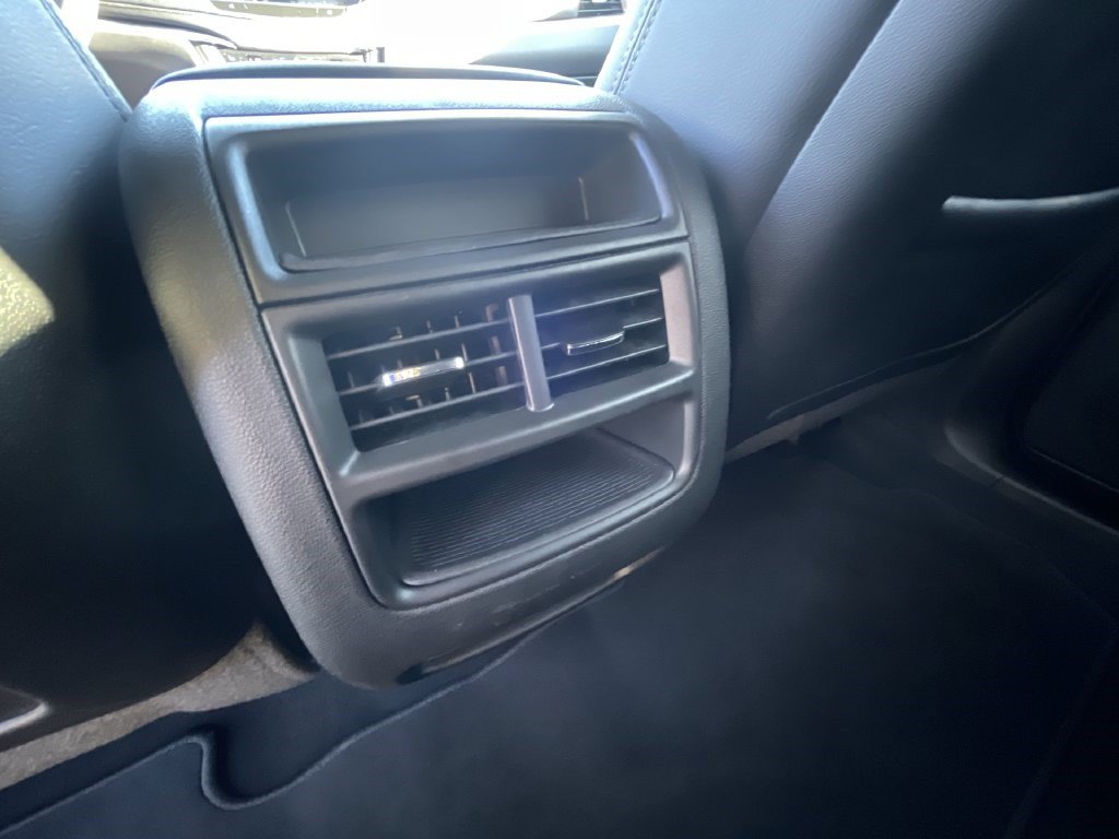 Certified 2025 Cadillac XT5 Luxury FWD image 17
