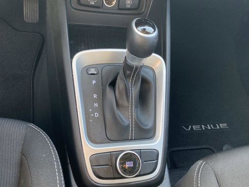 Used 2023 Hyundai Venue SEL image 24
