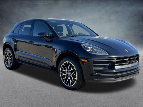Used 2023 Porsche Macan Turbo AWD/4WD image 7
