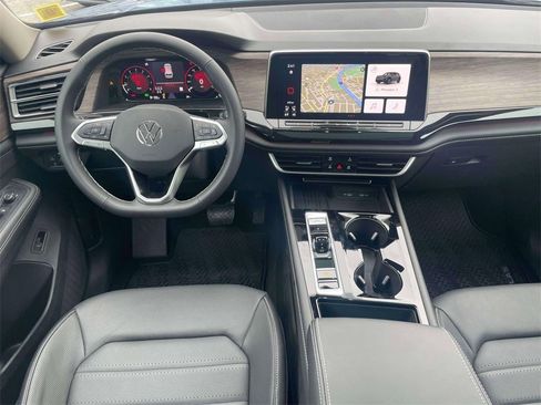 New 2025 Volkswagen Atlas SEL image 14