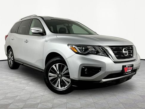 Used 2018 Nissan Pathfinder SV AWD/4WD image 3