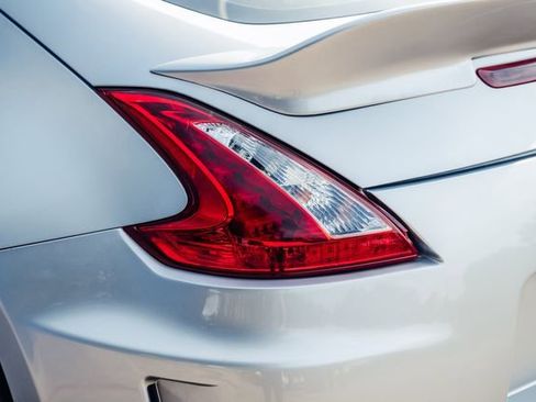 Used 2009 Nissan 370Z Coupe image 38