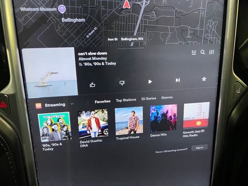 Used 2018 Tesla Model X 75D image 29