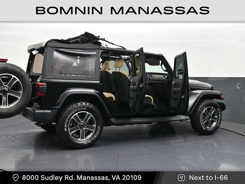 Used 2023 Jeep Wrangler Unlimited Sahara w/ LED Lighting Group AWD/4WD image 39