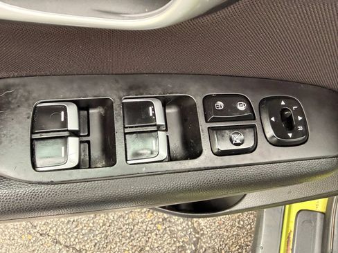 Used 2018 Kia Soul FWD image 11