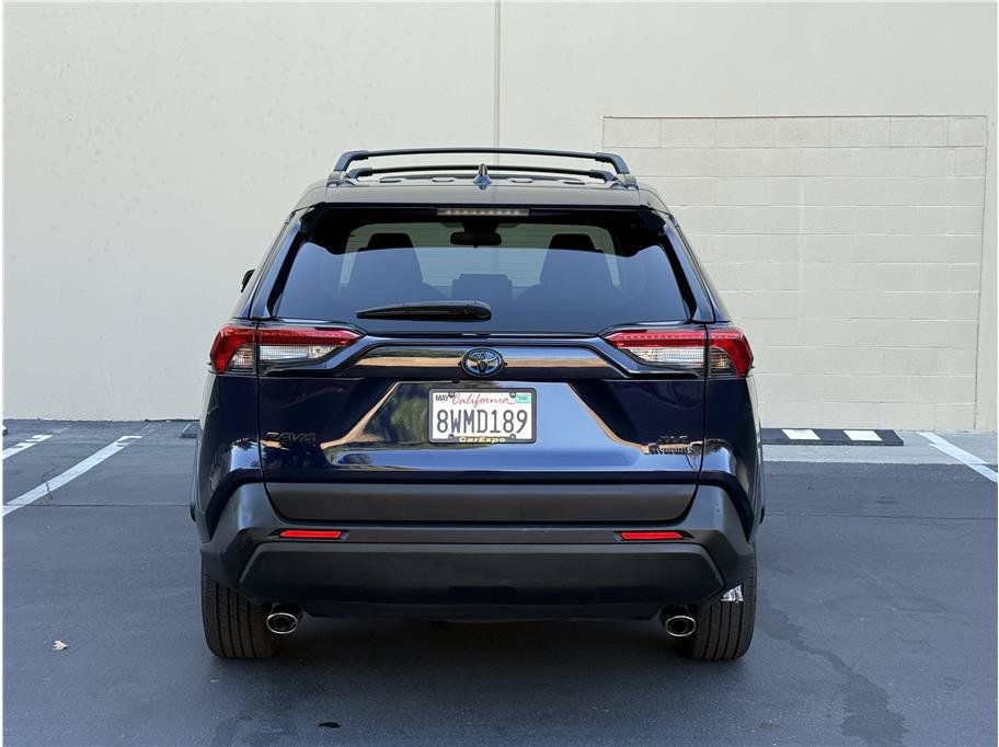 Used 2021 Toyota RAV4 XLE Premium w/ Carpet Mat Package (TMS) AWD/4WD image 5