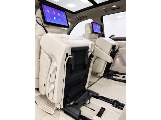 Used 2025 Cadillac Escalade Sport Platinum w/ LPO, Floor Liner Package AWD/4WD image 23