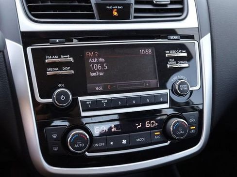 Used 2018 Nissan Altima 2.5 SV FWD image 15