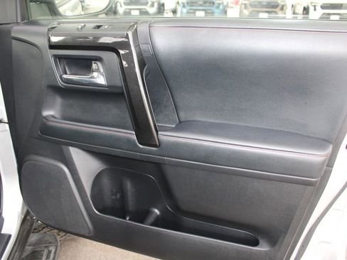 Used 2020 Toyota 4Runner TRD Off-Road AWD/4WD image 44