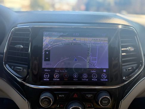 Used 2019 Jeep Grand Cherokee Limited image 33