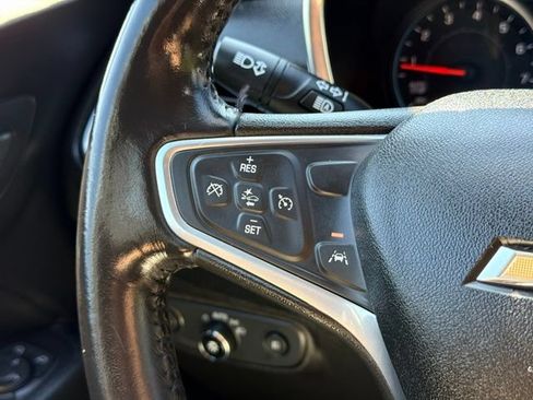 Used 2020 Chevrolet Equinox LT w/ Driver Convenience Package FWD image 11