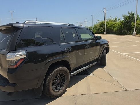 Used 2020 Toyota 4Runner SR5 Premium RWD image 3