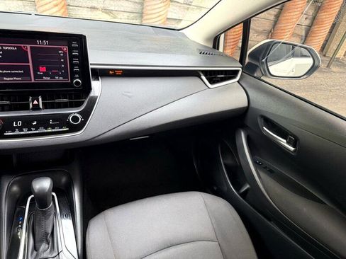 Used 2020 Toyota Corolla LE image 28