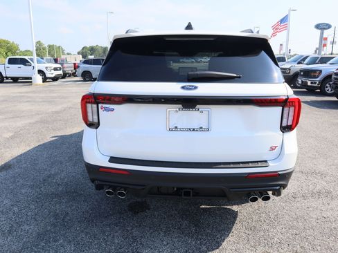 New 2025 Ford Explorer ST w/ Sun And Sound Package image 4