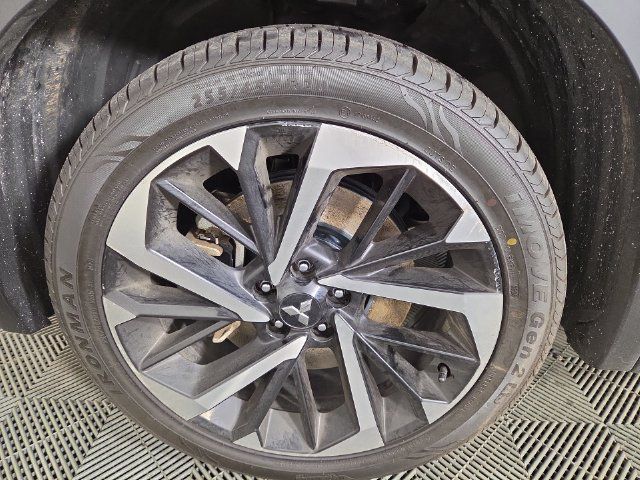 Used 2024 Mitsubishi Outlander SE AWD/4WD image 11