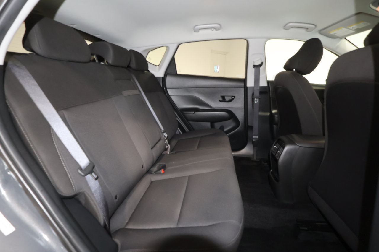 Used 2025 Hyundai Kona SEL FWD image 25