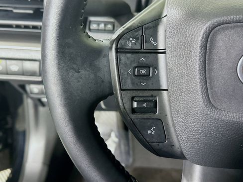 Used 2024 Toyota Prius LE FWD image 16