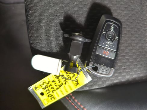 Used 2025 Ford Escape ST-Line FWD image 23