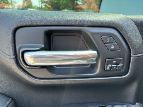 Used 2019 Chevrolet Silverado 1500 LTZ w/ LTZ Plus Package AWD/4WD image 9