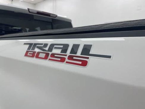 Certified 2022 Chevrolet Silverado 1500 LT Trail Boss w/ Convenience Package II AWD/4WD image 22