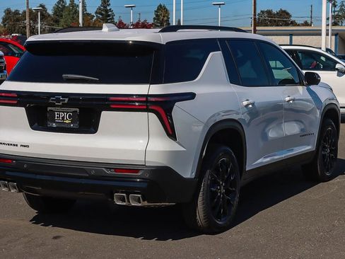 New 2026 Chevrolet Traverse LT w/ Enhanced Driving Package image 4