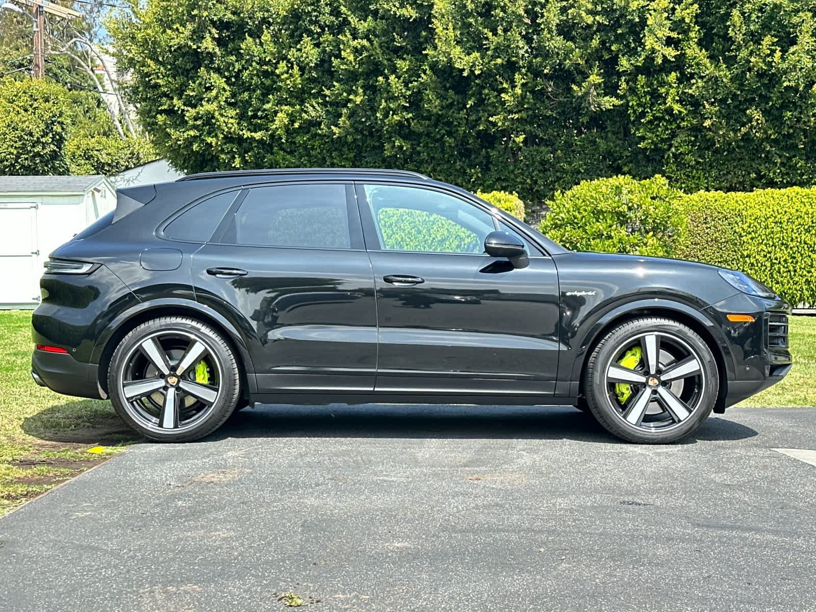 Certified 2025 Porsche Cayenne S AWD/4WD image 9