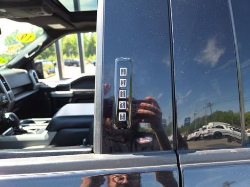 Used 2019 Ford F150 Lariat w/ Equipment Group 502A Luxury AWD/4WD image 20