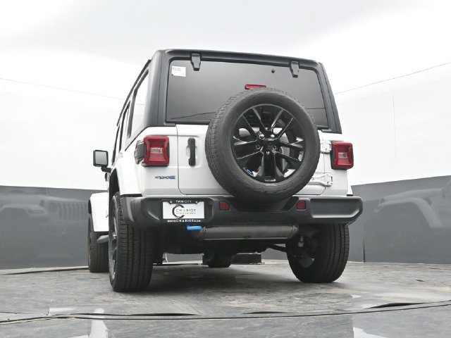 Used 2023 Jeep Wrangler Unlimited Sahara w/ Cold Weather Group AWD/4WD image 55