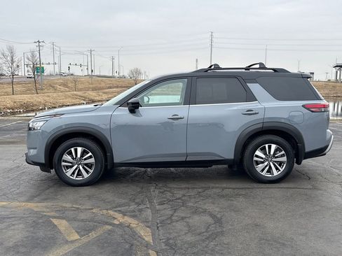 Used 2022 Nissan Pathfinder SL image 8