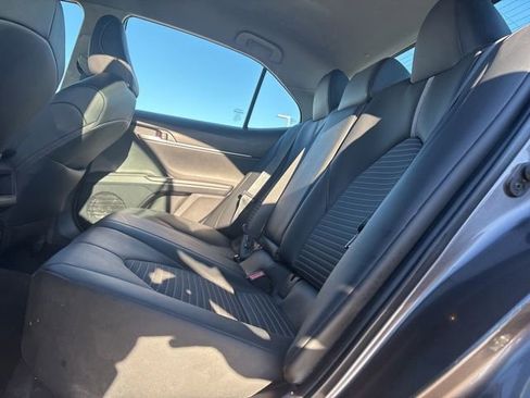 Used 2023 Toyota Camry SE image 7