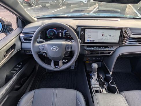 Used 2025 Toyota Camry XSE image 17