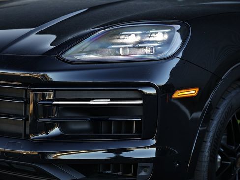New 2026 Porsche Cayenne S image 11