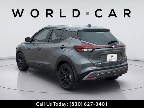 Used 2021 Nissan Kicks SV FWD image 11