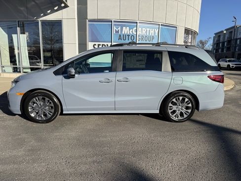 New 2026 Honda Odyssey Touring image 9