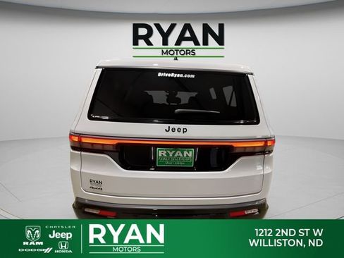 New 2026 Jeep Grand Wagoneer L Limited AWD/4WD image 8