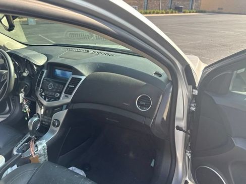 Used 2011 Chevrolet Cruze LTZ FWD image 9