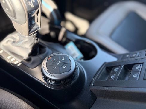 Used 2022 Ford Bronco Wildtrak image 41