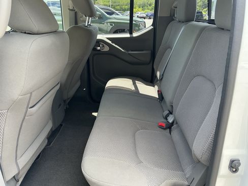 Used 2020 Nissan Frontier SV w/ Midnight Edition Floor Mats AWD/4WD image 16