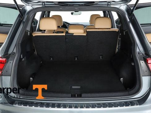 Used 2022 Volkswagen Tiguan SE w/ Panoramic Sunroof Package AWD/4WD image 67