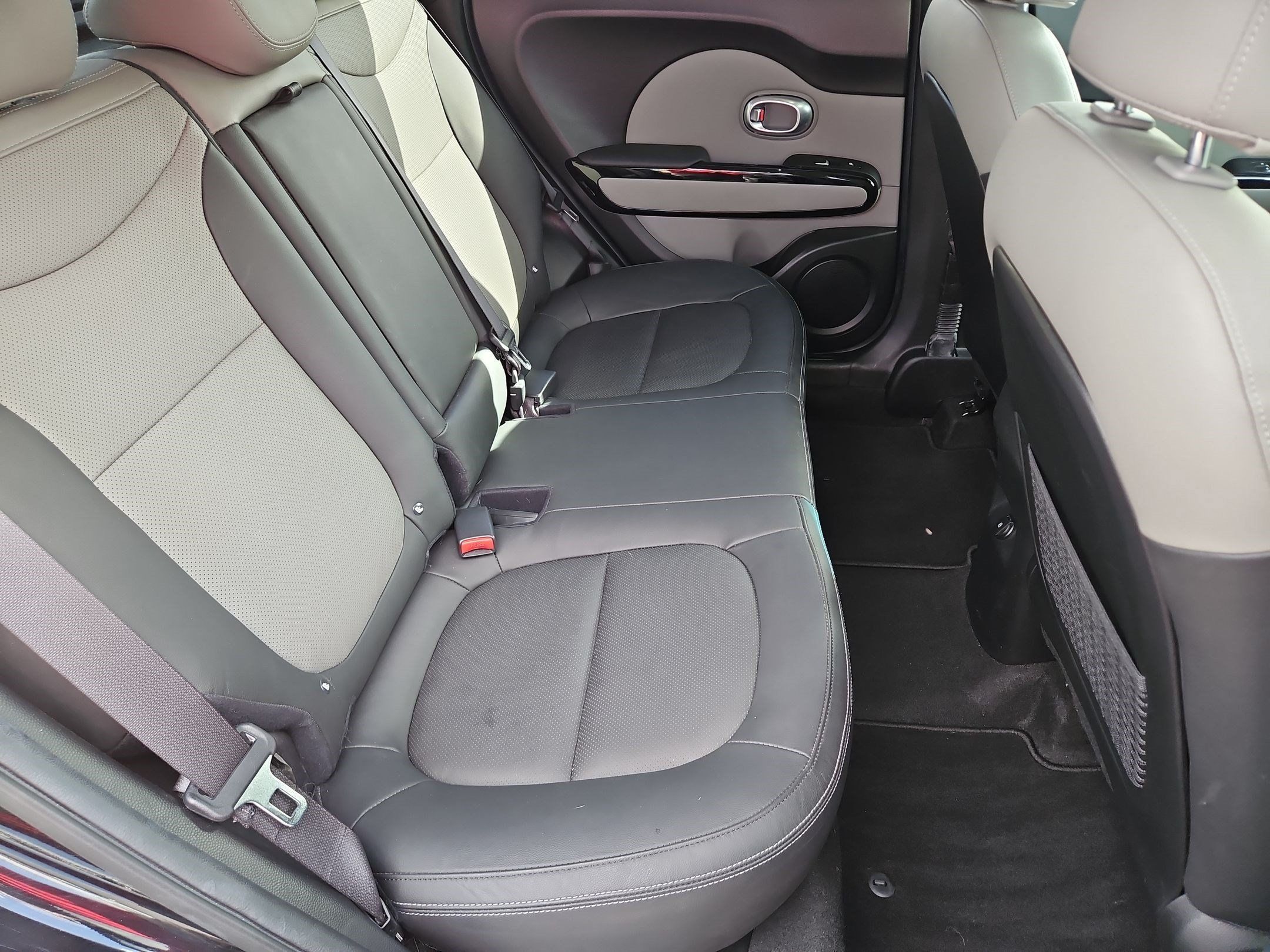 Used 2018 Kia Soul + w/ + Primo LIT Package FWD image 28