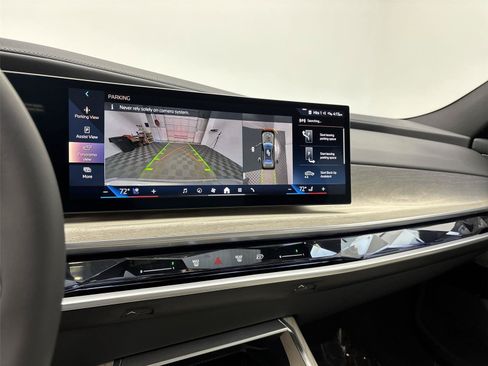 Used 2025 BMW 760i xDrive w/ Premium Package AWD/4WD image 30
