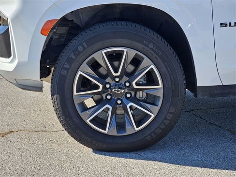 Used 2023 Chevrolet Suburban Z71 image 8