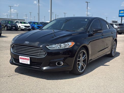 Used 2016 Ford Fusion Titanium FWD image 2